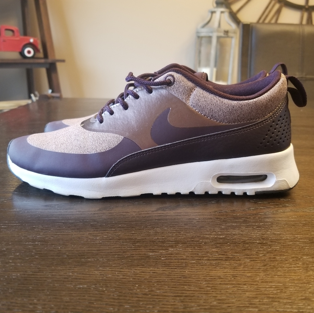 Womens Nike Air Max Theas